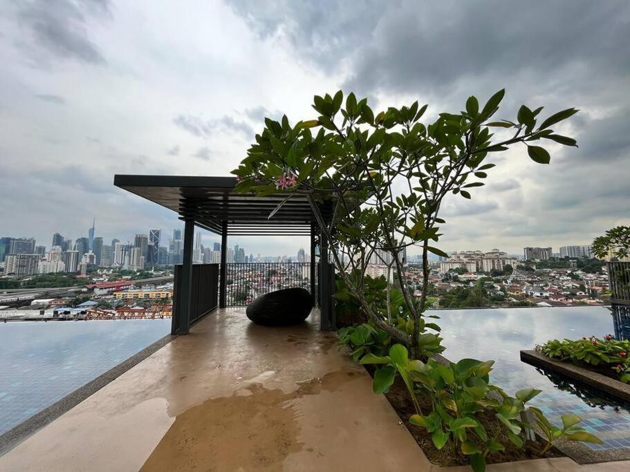 Datum Jelatek Linked Lrt And Mall With Netflix -Disney -Washdryer Kuala Lumpur Exterior photo